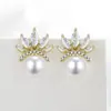 Brincos de Coroa de Pérola com Zircônia Microcravejada com Espelho Cruzado Mais Vendidos para Mulheres Design de Nicho de Luxo Leve de Alta Qualidade Atacado