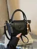 Bolsa de Mão Pequena Exquisita e Moderna Transfronteiriça para Mulheres Novo Modelo 2025 com um Toque Vintage de Alto Padrão, Bolsa Transversal Popular, Bolsa Mais Vendida, Pequena Bolsa Tote