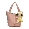Bolsa de Mão Tendência Nicho Estilo Coreano Fashion 2026 Nova Primavera Luxuosa Bolsa Saco Transversal com Acabamento de Alto Padrão
