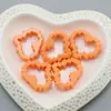 Acessórios DIY acrílico cor sólida moldura pixel coração furo reto coração oco corrente para celular contas