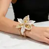 Moda Europeia e Americana, Luxo Personalizado, Pulseira de Flor Exagerada com Contraste Dourado e Branco com Gotejamento de Tinta, Pulseira Exagerada da Moda e Personalizada