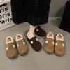 Zapatos Birkenstock completamente cerrados para mujer 2026 invierno casual moda cálidos con forro de terciopelo zapatos de algodón engrosados suela gruesa que aumenta la altura puntera zapatillas para mujer