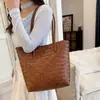 Bolsa de mano tejida nueva de primavera 2026 Bolsa con nudo de bambú Bolso de mano simple vintage Bolsa de compras de gran capacidad Bolsa tejida