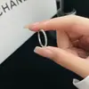 Anel de Ouro V Versão Alta Banhado Espesso 18K Trevo de Quatro Folhas Uma Fileira Pequenas Pérolas Redondas Anel Individual da Moda Venda Direta do Fabricante