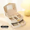 Caja de Almacenamiento de Joyería Exquisita de Alta Gama Caja de Almacenamiento de Joyería con Herrajes para Anillos y Collares de Lujo Ligero Caja de Joyería Portátil con Espejo