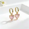 Brincos Coloridos em Zircônia em Formato de Coração Estilo Luxo Leve de Fábrica, Banhados a Cobre com Ouro 18K, Brincos Femininos Coração de Pêssego Estilo Doce e Cool