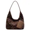 Bolso de mujer moderno de gran capacidad, nueva colección otoño 2026, bolso de hombro retro y elegante con estampado de leopardo, bolso tote de alta calidad para ir al trabajo