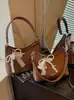 Bolso tote simple de moda y tendencia para el día a día, bolso de axila con diseño de nicho, bolso de hombro grande y elegante para mujer