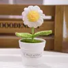 Buquê de Flores Artificiais Cravo Girassol Tricotado à Mão Acabado Transfronteiriço Ornamentos de Plantas em Vasos para Desktop Decoração de Sala de Estar Atacado