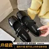 Zapatos plateados estilo francés Mary Jane para mujer, zapatos planos bajos de verano 2026 con correas de doble hebilla, adecuados para combinar con faldas, elegantes zapatos de dama