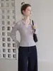Camisa base feminina de malha com gola polo e mangas compridas, estilo coreano, corte justo, lindo top na cor roxo taro para o início do outono