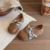 Zapatos de perlas de suela blanda de moda para niñas, zapatos de cuero para niños, nuevos zapatos de moda 2026 para primavera y otoño para niños pequeños