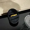 Novo anel leve de luxo texturizado com pedras brilhantes, apresentando um design único, estilo minimalista e opções versáteis de empilhamento; abertura ajustável