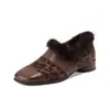 Nova Coleção Outono/Inverno 2026: Sapatos Femininos de Couro com Bico Quadrado e Salto Bloco, Roupa Quente para Exterior, Sapatos de Pelúcia Sintética com Solado Grosso, Sapatos de Algodão Peludo Retrô