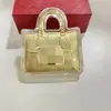 Colgante de llavero de lujo bañado en oro para comercio electrónico transfronterizo, regalo para la industria de la belleza, promoción de transmisiones en vivo y obsequios para clientes