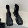 Outono/Inverno 2026 Novo Comércio Exterior Estilo Coreano Versátil Zíper nas Costas Botas Curtas Bico Quadrado Salto Baixo Sapatos Femininos Estilo Feminino Transfronteiriço