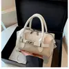 Nova Bolsa Boston Pequena para Mulheres 2026, Estilo Suave e Delicado, Bolsa Almofada de Mão com Fechadura, Bolsa Transversal Versátil para o Dia a Dia