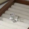 Anillo Abierto Personalizado para Mujer con Baño de Oro Real y Circonitas Microincrustadas, Anillo de Arco de Concha Natural de Gama Alta, Anillo para Dedo Índice