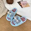Pantuflas de algodón con lazo de encaje para mujer, cálidas y antideslizantes para uso en casa, nuevo diseño a cuadros otoño e invierno 2026, pantuflas esponjosas de moda