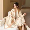 Novo Cachecol Jacquard de Lã Dupla Face Outono e Inverno Feminino Clássico Xale com Letras Alta Qualidade Quente Cachecol Externo Dupla Face