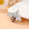 Colgante transfronterizo personalizado de abeja e insectos coloridos, accesorios de joyería DIY, versátiles y únicos, accesorios de cobre de nicho incrustados con circonita