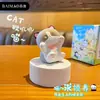 Estilo Original de Talla en Madera Colección Meow Pequeños Adornos Dibujos Animados Creativos Gato de Resina Exquisita Decoraciones de Escritorio para Coche