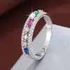 Anillo de gota de agua de lujo ligero transfronterizo con pavé de diamante y circonita cúbica micro-engastada estilo Ins versátil para el día a día anillo para el dedo índice