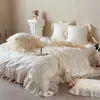 Conjunto romântico de quatro peças em algodão de fibra longa estilo francês, capa de edredom com borda de renda 100% algodão puro, lençol, roupa de cama bordada de alta qualidade