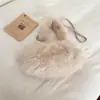 2026 Nuevo Otoño Invierno Linda Bolsa de Bollo Color Queso Peluda Bolsa Pequeña de Marca de Felpa Bolso Cruzado de Hombro Único para Mujer