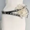 Cinto Peludo Y2K Retro com Lantejoulas e Ilhós Metálicos Brilhantes, Cinto de Pelúcia Moderno e Versátil, Estilo de Rua Popular Transfronteiriço