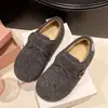 Sapatos Birkenstock de Pelúcia Femininos 2026 Outono/Inverno Novos Fecho Mágico Sapatos Preguiçosos Sola Grossa Quente Sapatos de Pelo Mocassins Planos