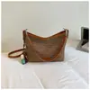 Bolsa de Palha Estilo Balde para o Dia a Dia 2026 Novo Estilo de Verão Grande Capacidade de Alto Valor na Moda Tendência Bolsa de Ombro Transversal