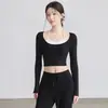 Conjunto de yoga de dos piezas de nuevo estilo para mujer con almohadillas en el pecho, traje de entrenamiento de Pilates y fitness ajustado de manga larga al por mayor