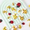 Accesorios de resina con forma de abeja de dibujos animados, accesorios de bricolaje, horquillas para el pelo para niños, crema, pegamento, parche para carcasa de teléfono móvil