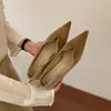 Sapatos rasos femininos de bico fino com salto baixo e sola macia em estilo retro francês, sapatos versáteis elegantes para o outono 2026, sapatos de trabalho