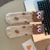 Nuevos Calcetines de Piso de Jacquard Cookie Coral Velvet para Otoño e Invierno Calcetines para Dormir en Casa Calcetines Gruesos de Terciopelo Transfronterizos Fabricante de Calcetines para Mujer