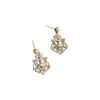 Pendientes de encaje hueco con cristales brillantes y perlas, estilo palacio, chic retro francés, elegantes y lujosos, pendientes versátiles y delicados