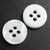 Palillo de Resina para Manchas Flor de Grano Fino Botones de Camisa Cerámica Galvanizada de Cuatro Agujeros Botones de Camisa de Chifón Perlado Botones de Camisa POLO