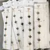 Pulseira Trevo de Quatro Folhas de Fábrica 13mm Item da Moda Popular na Internet Pulseira Artesanal de Aço Inoxidável Banhado a Ouro Anti-Desbotamento