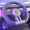 Fabricante de Equipo de Entretenimiento de Videojuegos de Realidad Virtual Dinámico de Tres Ejes y Tres Pantallas a Gran Escala para Carreras y Conducción Simulada con Retroalimentación Somatosensorial para Parques Infantiles