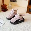 Zapatillas de correr para niños con forro polar 2026 nuevas zapatillas transpirables de otoño e invierno para niños y niñas, zapatillas de entrenamiento estilo Forrest Gump para niños pequeños