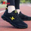 Zapatos de Hombre Xtep 2026 Zapatillas para Correr Zapatos Casuales para Hombre Genuinos Primavera y Otoño Negro Transpirables Zapatos Deportivos Tecnología de Hidrógeno