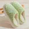 Pantufas de Algodão 2025 para Mulheres, Outono e Inverno para Casa Quentes para Uso Externo, Casais Antiderrapantes, Sapatos de Algodão Aveludados de Sola Grossa para Estudantes Masculinos Atacado