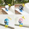 Decoración de coche Doraemon decoración de coche eléctrico accesorios de decoración Gato Jingdang Pato de viento roto Casco de coche Libélula de bambú