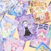 Libro de Pegatinas para Vestir de Aki-chan: Libro de Pegatinas Educativo y para Aliviar el Estrés Infantil, con Escenas de Ropa y Atuendos de Niña, Libro Silencioso