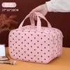 Bolsa de Maquiagem Grande Capacidade com Bolinhas Transfronteiriça Feminina Portátil de Viagem Manual para Armazenamento de Cosméticos Bolsa de Higiene Pessoal com Divisória de Três Camadas