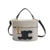 Bolso de Cubo Texturizado de Moda de Este Año para Mujer, Bolso de Hombro Color-Blocking Elegante Nuevo Invierno 2026, Bolso de Maquillaje Versátil