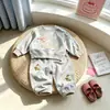 Conjunto para Niñas Dulces Primavera/Otoño 2026 Nuevo Estilo Coreano Ropa para Niñas Pequeñas Ropa de Primavera Elegante Ropa de Encaje para Bebés Niñas Moderna