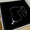 Collar Redondo Flor de Circonita Super Brillante Estilo Coreano, Cadena para Clavícula Exquisita y Versátil Estilo Ins, Cadena de Cuello de Lujo Ligero de Alta Gama para Mujer