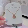 Collar de trébol de la suerte, una pieza lujosa y discreta con un aire de alta gama, una cadena de clavícula minimalista, súper brillante y exquisita, perfecta para el uso diario y un estilo versátil
